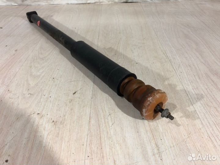 Амортизатор задний правый Ford Fiesta MK6 spja