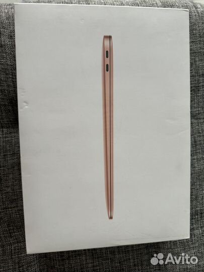 13-inch MacBook Air with Apple M1