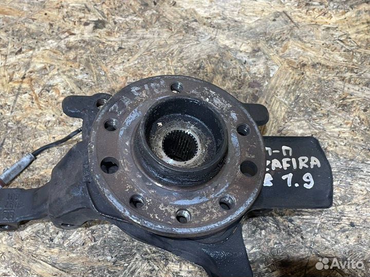 Ступица передняя правая Opel Zafira 2 (B) 2007