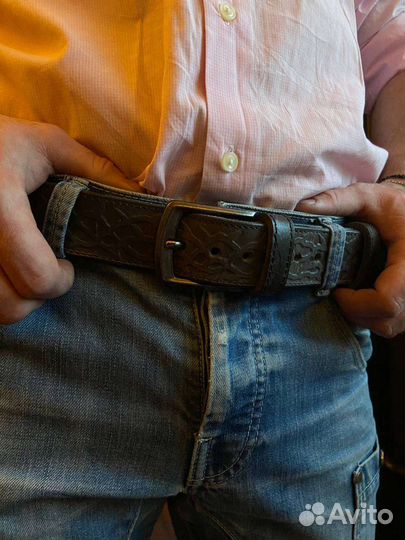 Качественные кожаные ремни с тиснением
