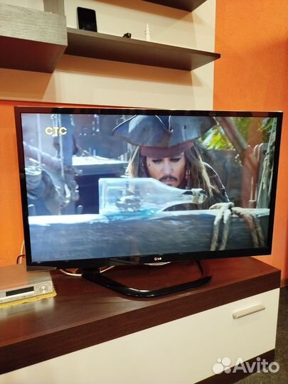 Телевизор LG 42 SMART tv