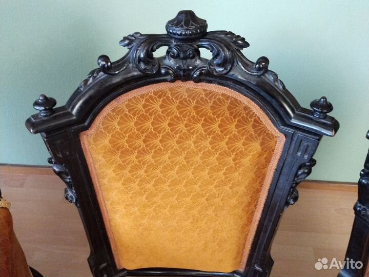 Набор антикварной мебели