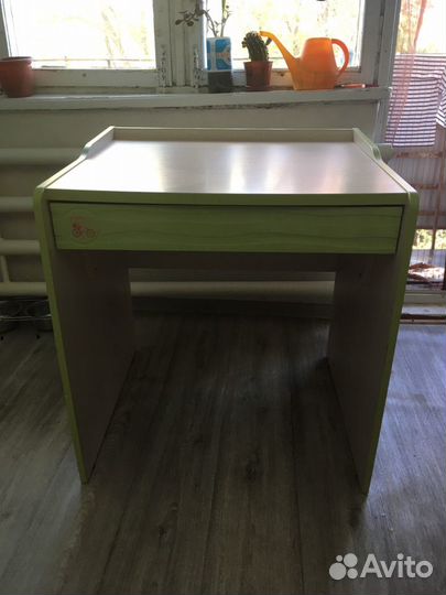 Письменный стол