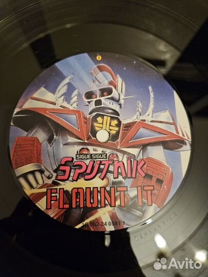 Sigue Sigue Sputnik – Flaunt It