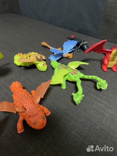Фигурки драконов из м/ф Как приручить дракона