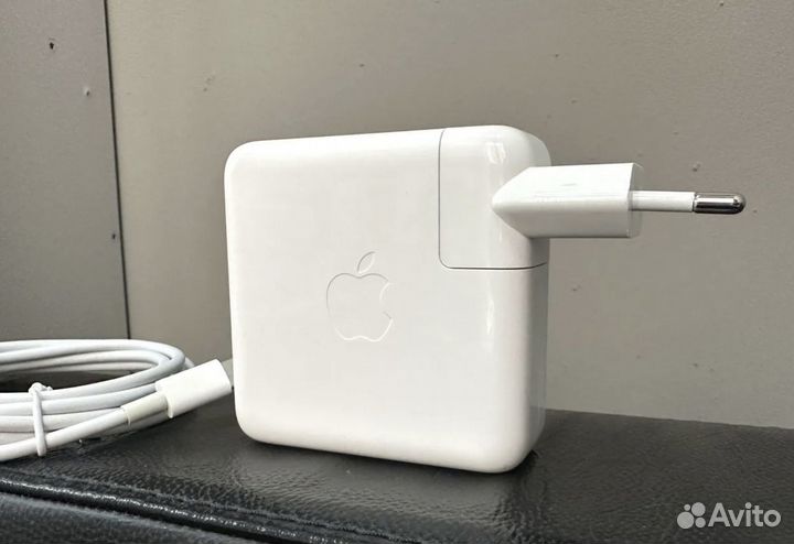 Блок питания Apple USB-C 61W + USB-C кабель