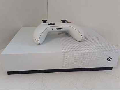 Игровые приставки Xbox One S 1 TB