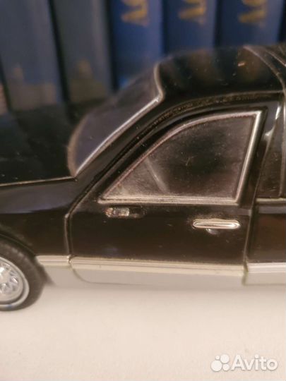 Lincoln Town Car 1/24