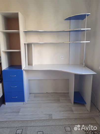 Компьютерный стол