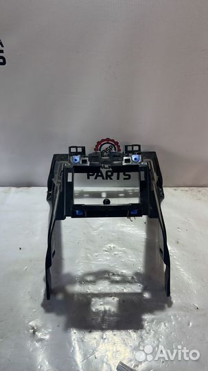 Кронштейн центральной консоли Opel Zafira B