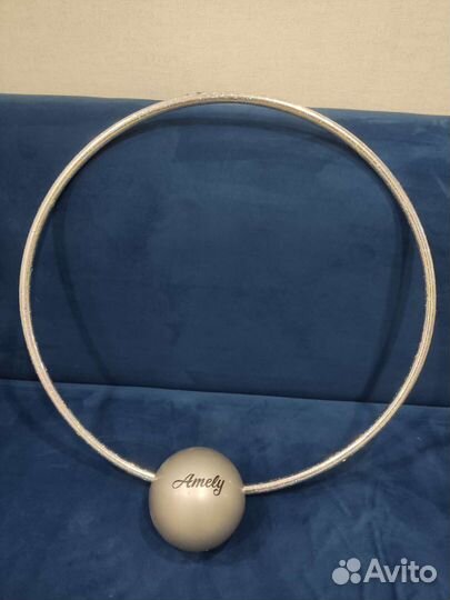 Обруч для художественной гимнастики и мяч