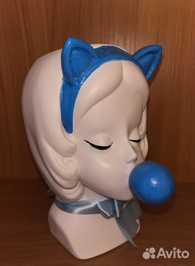 Статуэтка фарфор