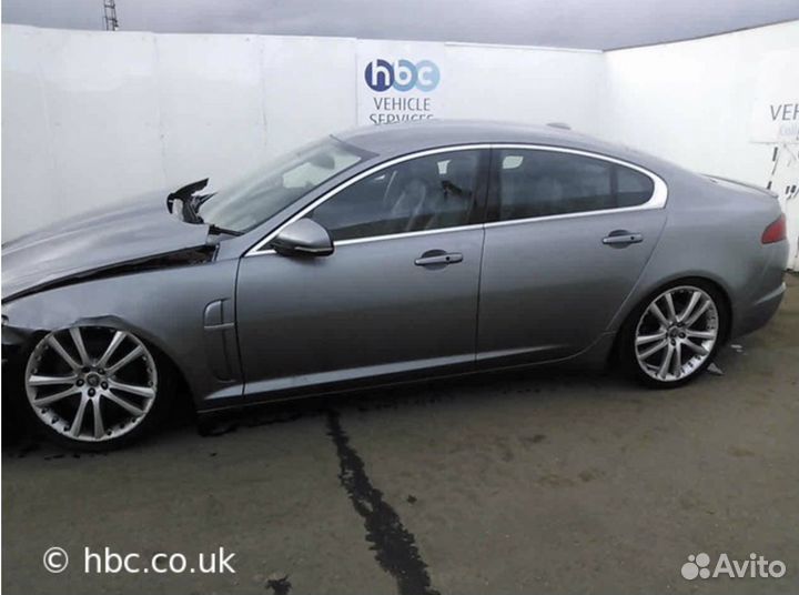 Разбирается jaguar XF 2010 г. 3.0 306DT