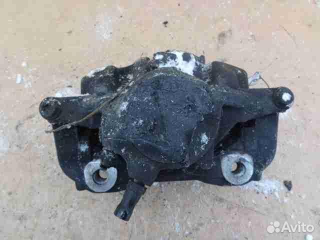 Суппорт передний правый Mercedes-Benz C-Class