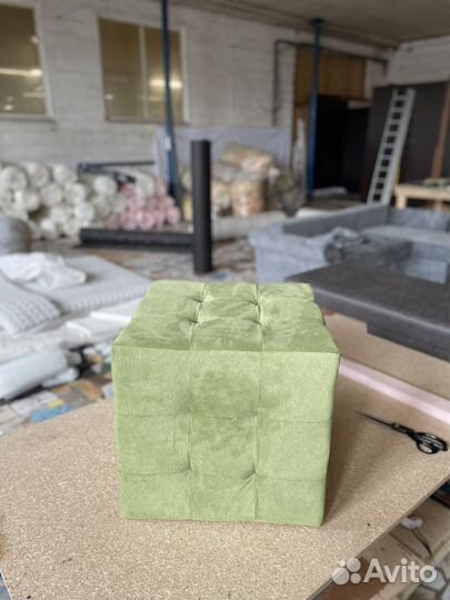 Пуфик в прихожую новый