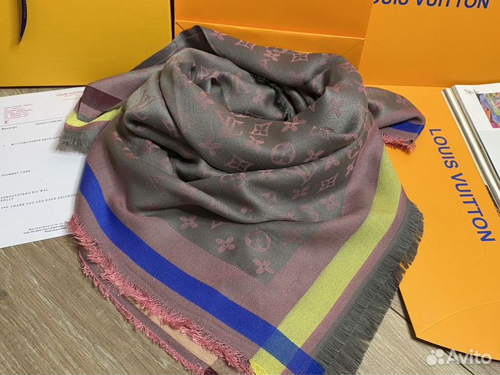 Женская шаль Louis Vuitton