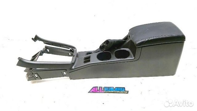 Центральная консоль, подлокотник, борода Subaru