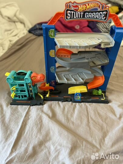 Трек парковка Hot Wheels с доп частью