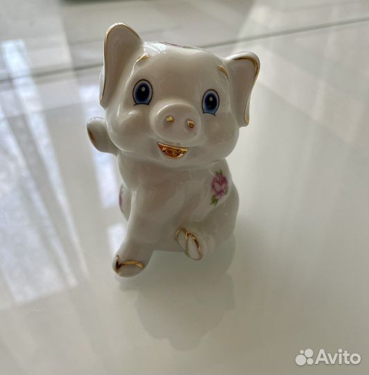 Статуэтка свинки