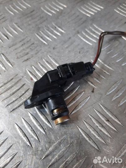 Датчик распредвала Mercedes-Benz C-Class 1.8