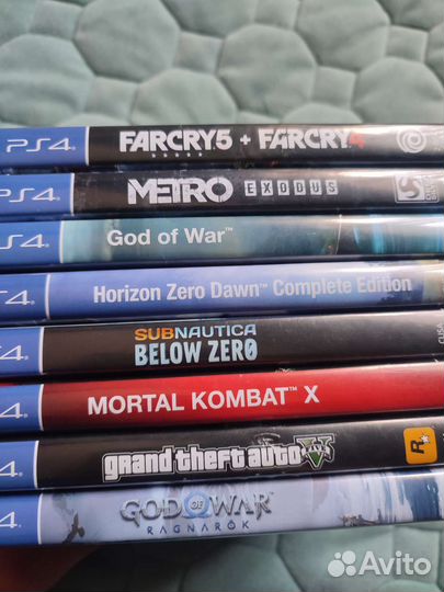 Sony playstation 4 pro 1tb вместе с играми и 2 дж