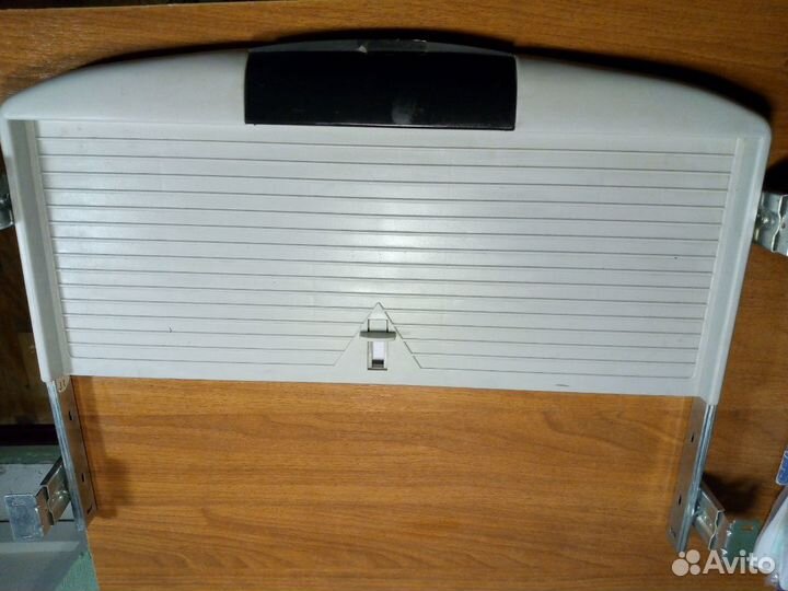 Выдвижная подставка для клавиатуры