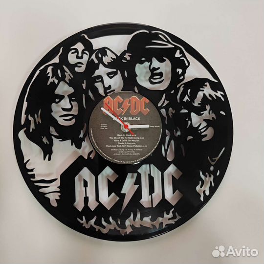 Часы из виниловой пластинки Ac/Dc