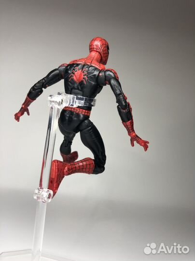 Фигурка Человек Паук Toy Biz Amazing Fantasy 2005