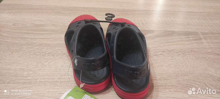 Crocs bump it sandal c9