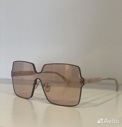 Солнцезащитные очки