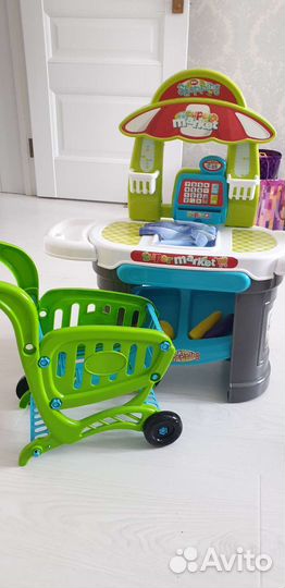 Детская кухня+корзина+20пластиковых продуктов