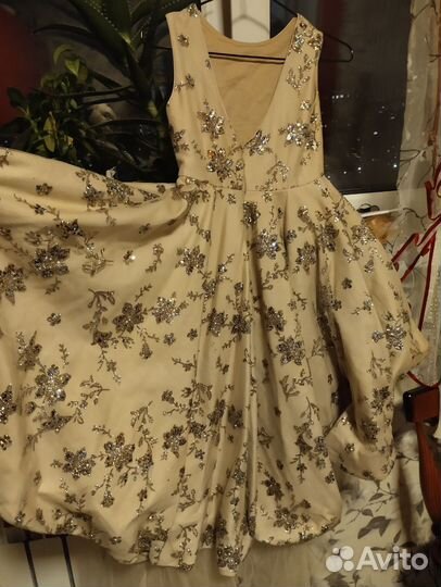 Платье нарядное 122