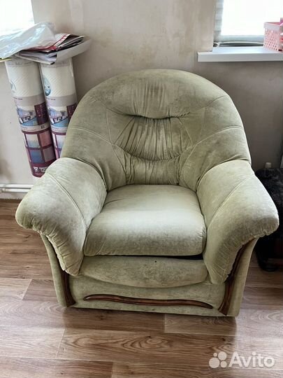 Диван и кресло бу