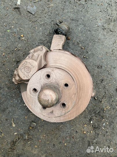 Кулак поворотный VW Transporter T3