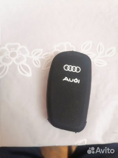 Силиконовый защитный чехол на ключ audi