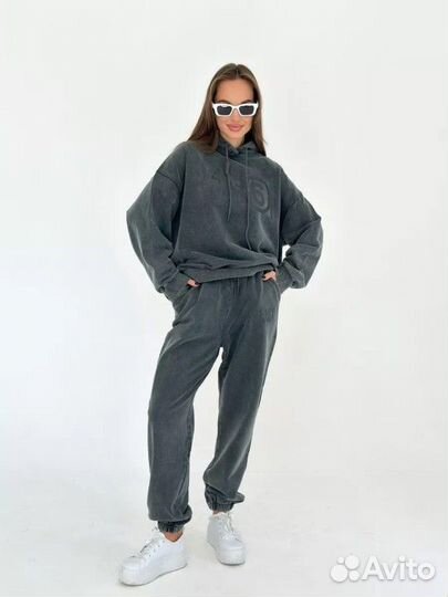 Спортивный костюм женский
