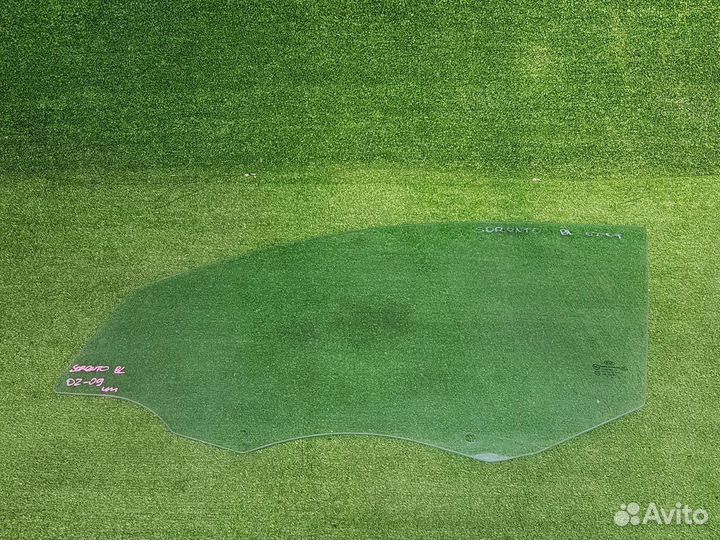 Левое стекло переднее kia sorento BL 2002-2009