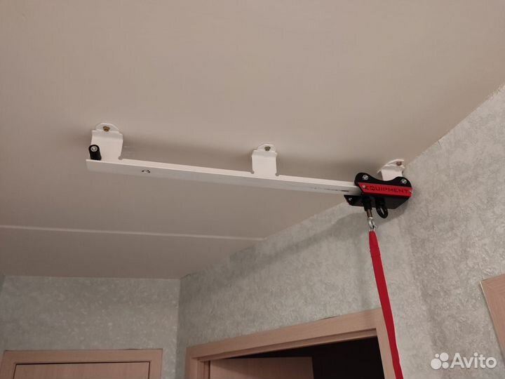 Кронштейн/подвес с вагонеткой для боксерской груши