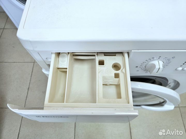 Стиральная машина Electrolux EWS1105 (3.5кг)