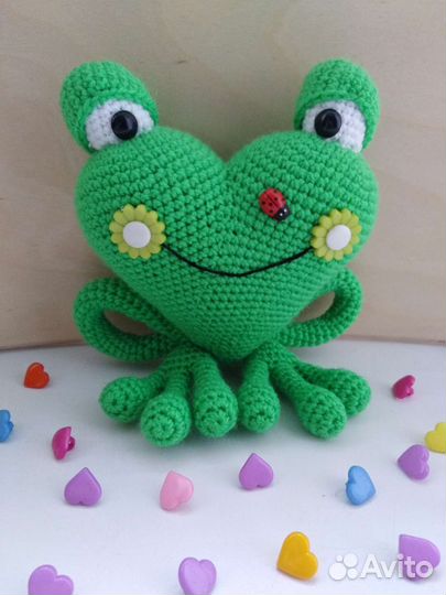 Сердечные вязаные игрушки