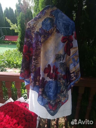 Красивый нежный платок