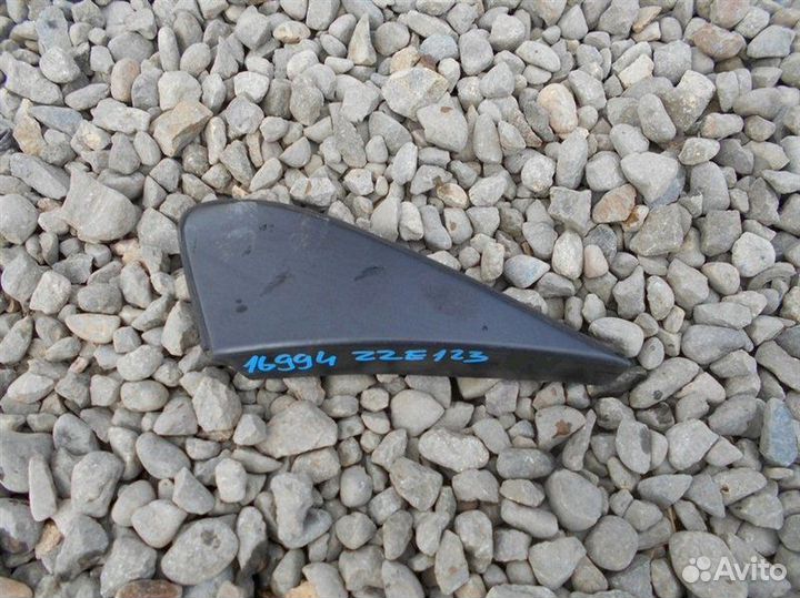 Уголок крыла левый Toyota Corolla Fielder ZZE123