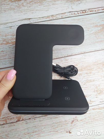 Зарядная станция для iPhone