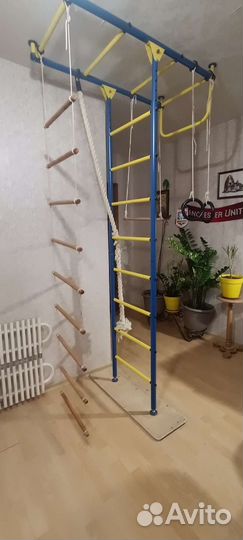 Шведская стенка с турником