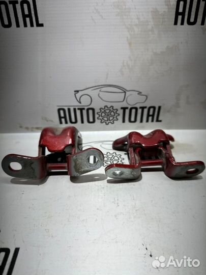 Петли двери задние левые Hyundai Solaris G4FC 2014