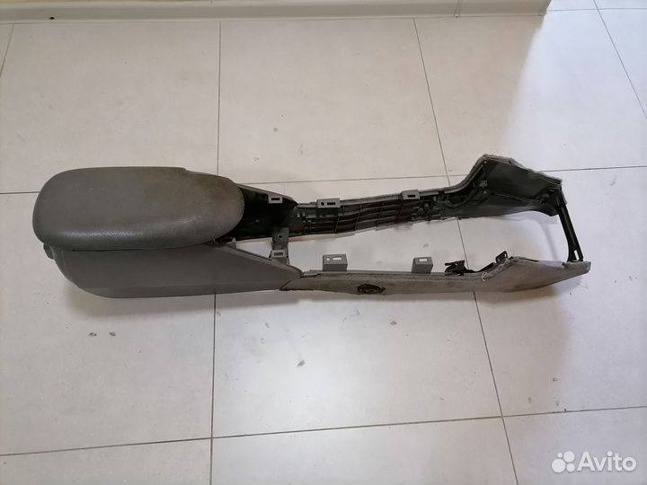 Консоль между сиденьями Ford Taurus 2 1992-1996