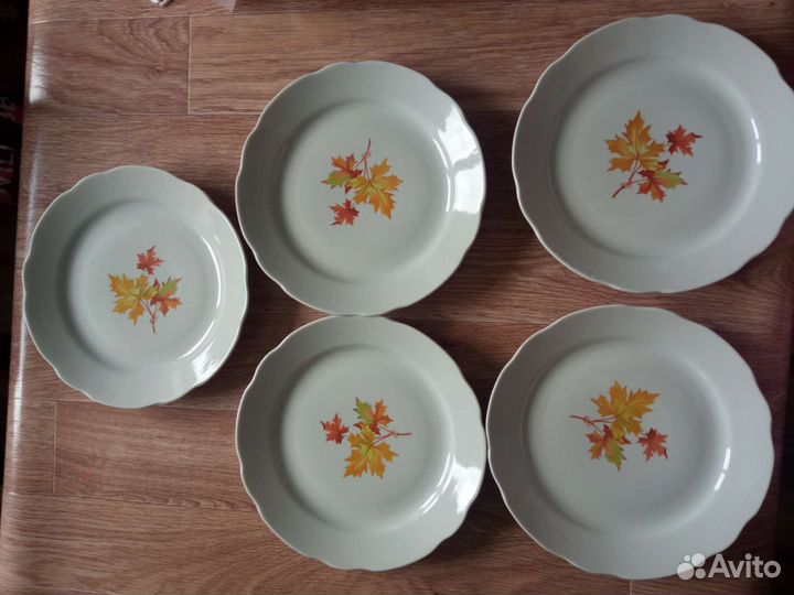Тарелки из сервиза Кленовый лист