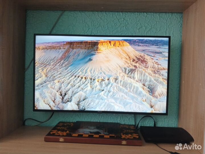 Продаю телевизор Hisense H43B7100