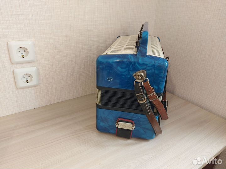 Баян