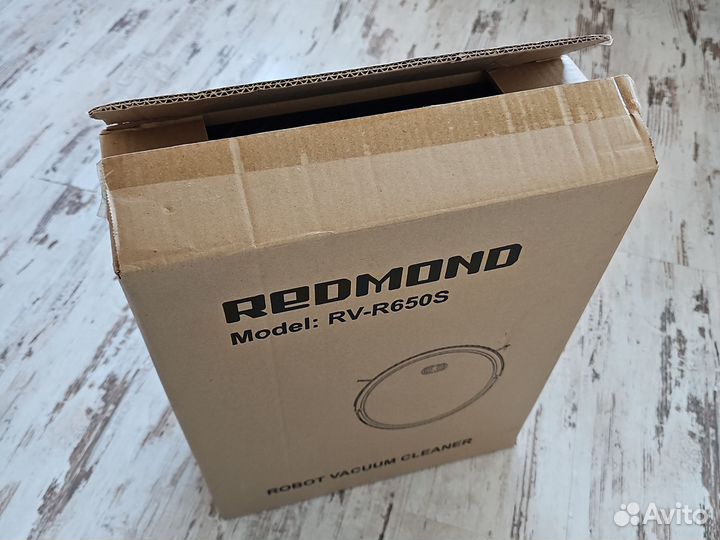 Новый робот-пылесос Redmond RV-R650S